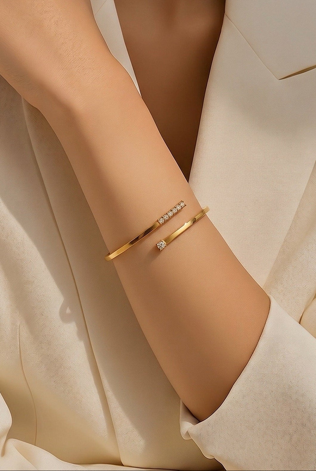 Dual Interlocking Sleek Cuffs