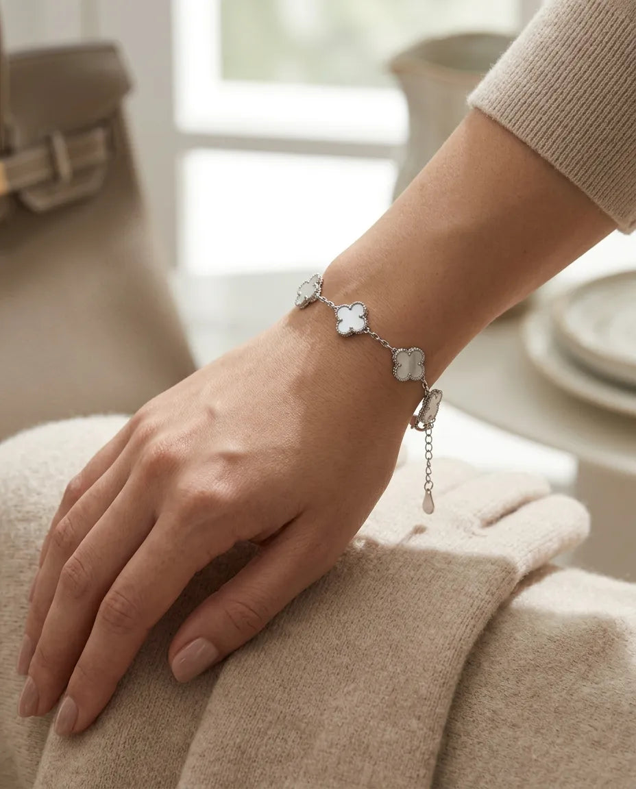 Monaco Shell Multi Clover Bangle