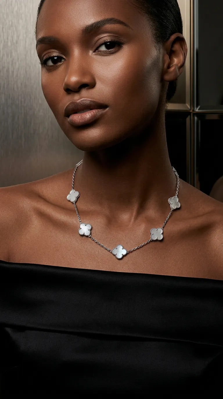 Multi-Station Clover Long Chain
