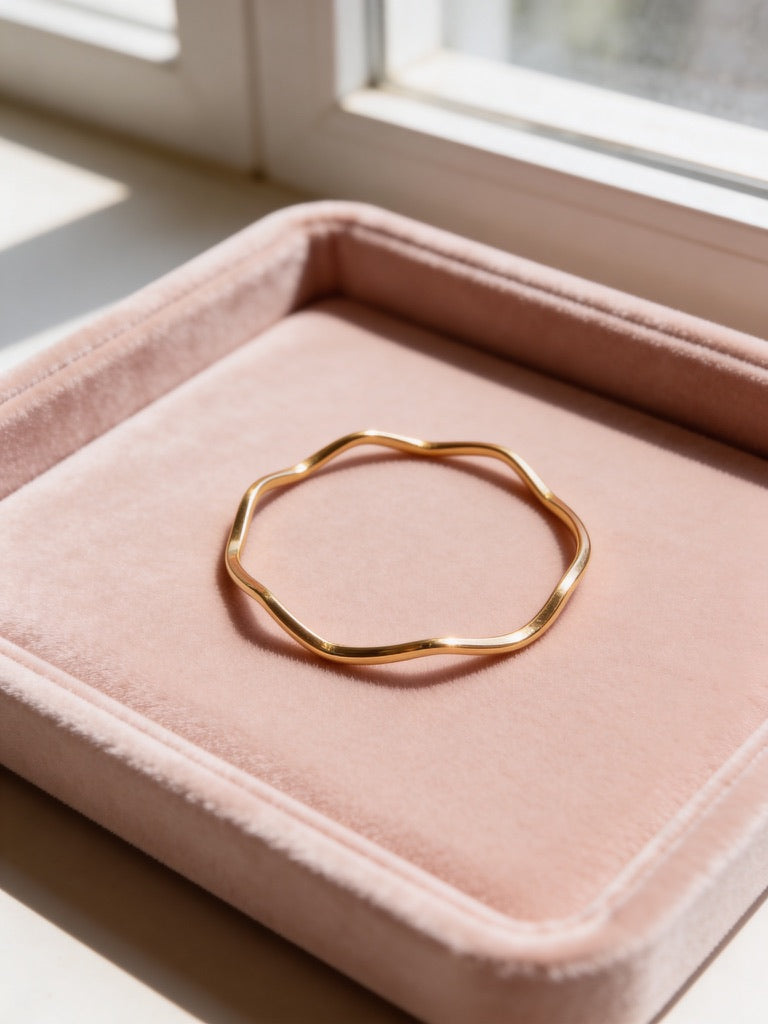 Minimalist Wave Bangle